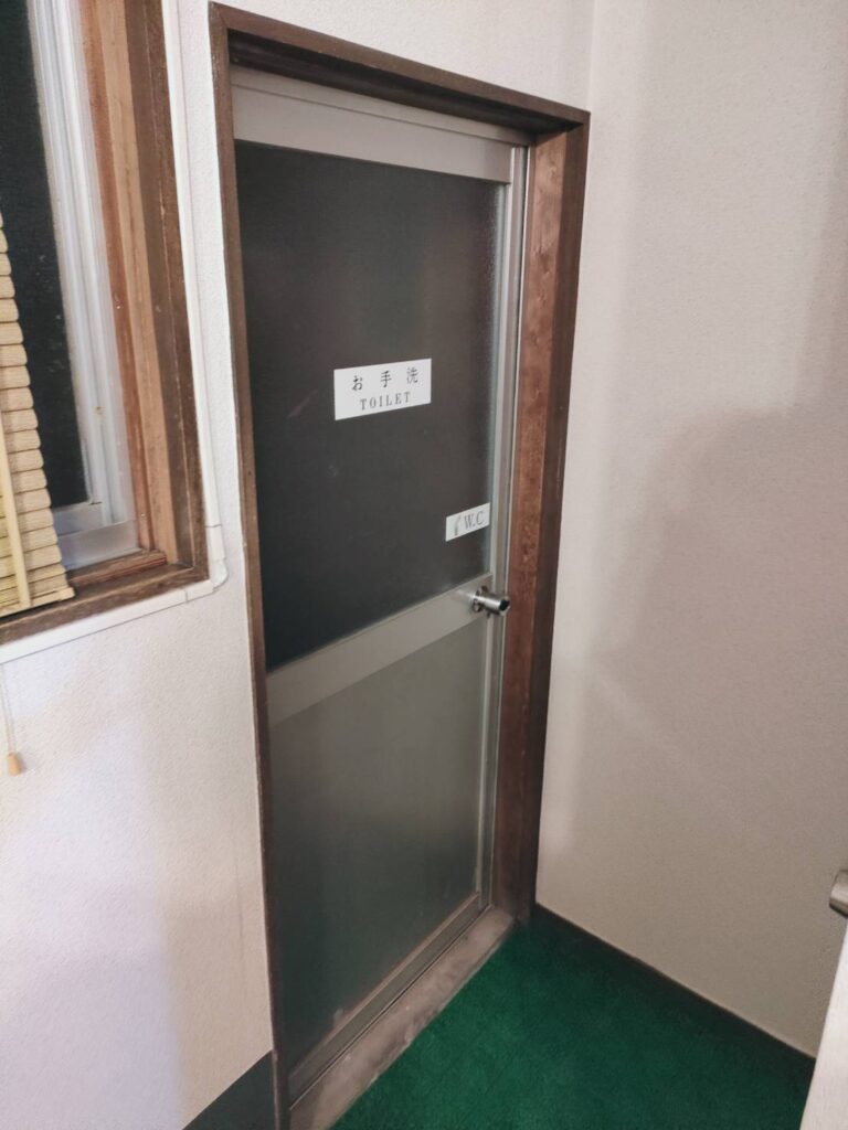 勝手口ガラスドア