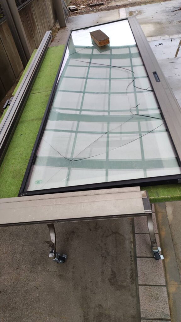 下関市小月 ペアガラス熱割れ修理 異厚Low-Eペアガラス交換