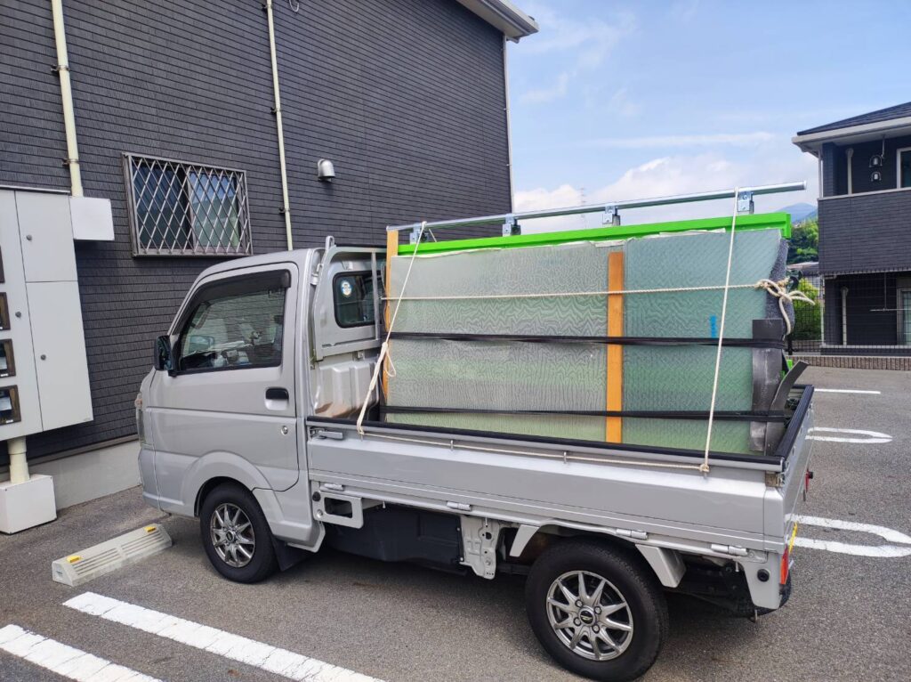 ガラス専用設備で運搬する時々屋ガラス店